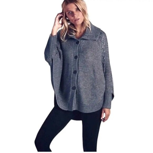 UGG Maribeth Wool Blend Button Down Charcoal Heather Knit Cape Poncho Sweater M - Picture 2 of 11
